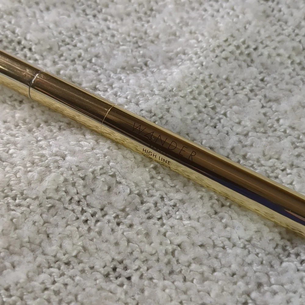 Wander Beauty High Line Liquid Eyeliner in Runway, 0.6ml/0.02fl oz